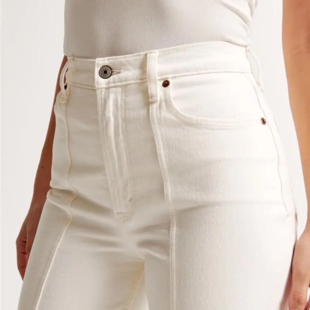 NWT Women's High-Waisted Cream Jeans